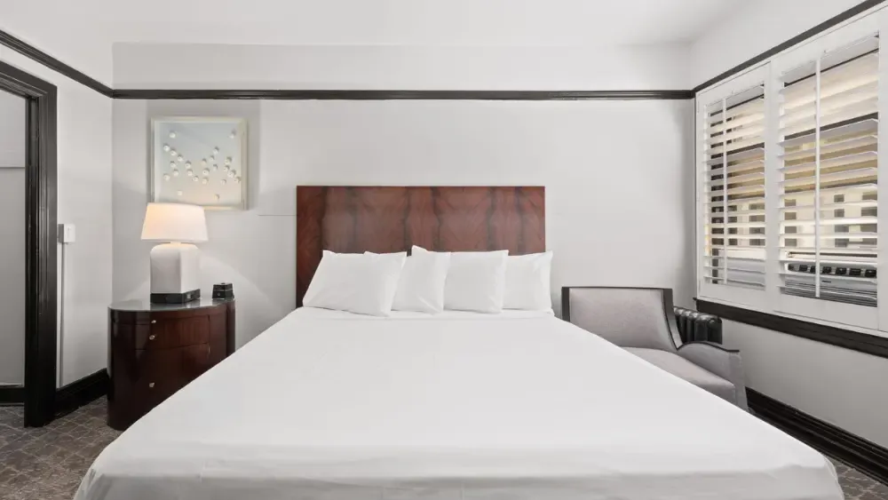 Deluxe King Room, Accessible, view 2