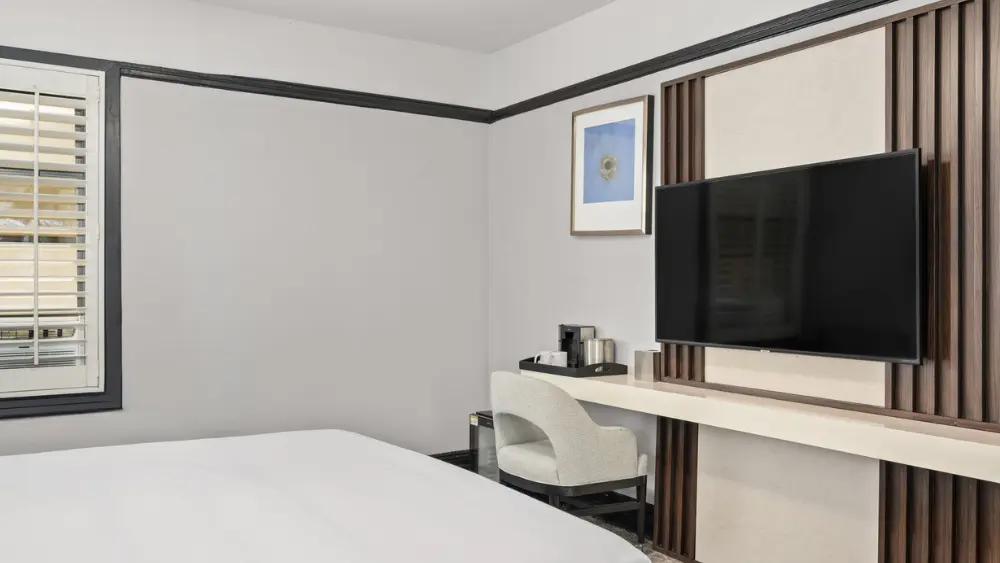Deluxe King Room ADA